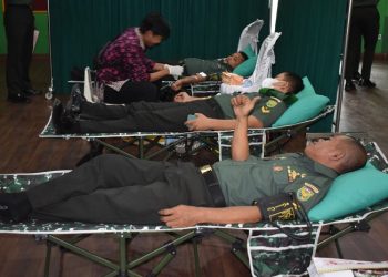 Kegiatan donor darah yang dilakukan Korem 042/Gapu dalam rangka menyambut Hari Ulang Tahun (HUT) yang ke-77 Kodam II/Swj. (Foto Penrem 042/Gapu)