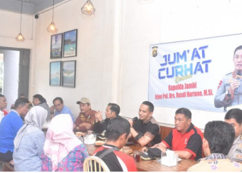 Dirreskrimum Polda Jambi, Kombes Pol. Andri Ananta Yudisthira didampingi oleh Kabid Humas Polda Jambi, Kombes Pol. Mulia Prianto. [dok Alamsyah]