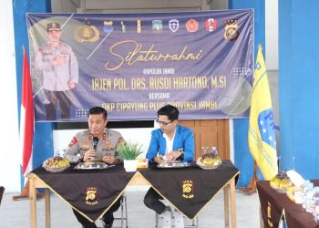 Kapolda Jambi, Irjen Pol Rusdi Hartono, dalam acara silaturahmi bersama Cipayung Plus di Rumah Besar PMII Provinsi Jambi, Kamis (5/1/2023). (Foto Humas Polda Jambi)