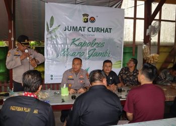 Kegiatan Jum'at Curhat yang dilakukan Polres Muarojambi, Jumat pagi (13/1/2023). (Foto Humas Polres Muarojambi)