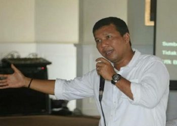Bupati Tanjung Jabung (Tanjab) Timur, Romi Hariyanto, dalam rapat koordinasi pengendalian inflasi dan stunting di aula utama Kantor Bupati Tanjab Timur, Kamis (19/1/2023). [Foto Diskominfo Tanjab Timur]