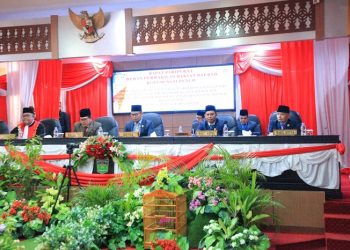 Rapat Paripurna Pengucapan Sumpah/Janji Wakil Ketua DPRD dan PAW Anggota DPRD Kota Sungaipenuh sisa jabatan 2019-2024, di Gedung Aula Kantor DPRD Kota Sungaipenuh, Selasa (24/1/2023). (Foto Wahyu)