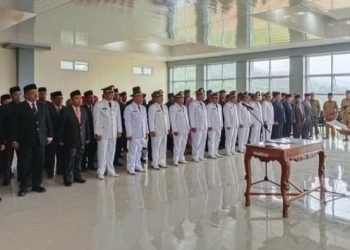 Pelantikan dan pengambilan sumpah jabatan pejabat pimpinan tinggi pratama, administrator dan pengawas lingkup Pemerintah Kabupaten Kerinci, di ruang pola Kantor Bupati Kerinci, Bukit Tengah Siulak, Selasa (24/1/2023). (Foto Siklusjambi.id/Wahyu)