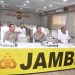 Kapolda Jambi saat menghadiri Rakor Inspektur Daerah seluruh Indonesia Tahun 2023 via zoom meeting, Rabu (25/01/23). (Foto Humas Polda Jambi)