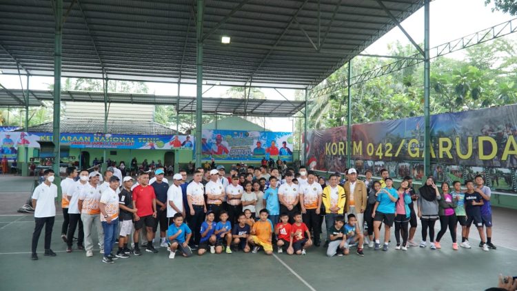 Al Haris pada Pembukaan Kejurnas Tenis Lapangan Provinsi Jambi II Tahun 2023 di Lapangan Tenis Korem 042 / Garuda Putih Jambi, Kamis (26/01/2023). (Foto: Kominfo/Patra)