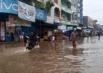 Kondisi kawasan Siswa, Kelurahan Tungkat IV, Kota, Kecamatan Tungkal Ilir, Tanjab Barat yang tergenang banjir rob. (Foto Wahyu Jati)