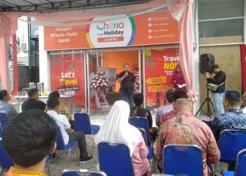 Peresmian kantor Cheria Halal Holiday Cabang Jambi. (Foto Hotma)