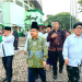 Al Haris tampak bersama Wakil Presiden Jusuf Kalla berjalan kaki menuju Stadion Gelora Delta Sidoarjo, Jawa Timur pada hari Selasa, (07/02/2023)- (Dok  Kominfo/Richi)