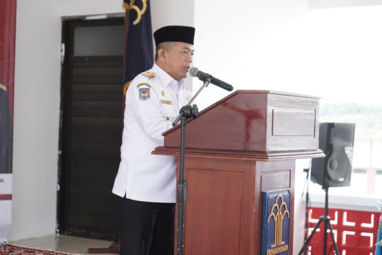 Gubernur Jambi, Al Haris, saat memberikan kata sambutan dalam acara deklarasi Lapas Besinar di Lapas Perempuan Kelas IIB Bukit Baling, Kabupaten Muarojambi, Rabu (1/2/2023). (Foto Diskominfo Provinsi Jambi/Harun)