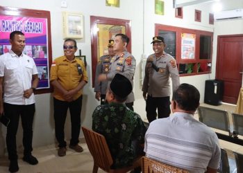Kunjungan Kerja Kapolres Tanjab Timur ke Polsek Geragai, Kamis (2/2/2023). (Foto Siklusjambi.id)