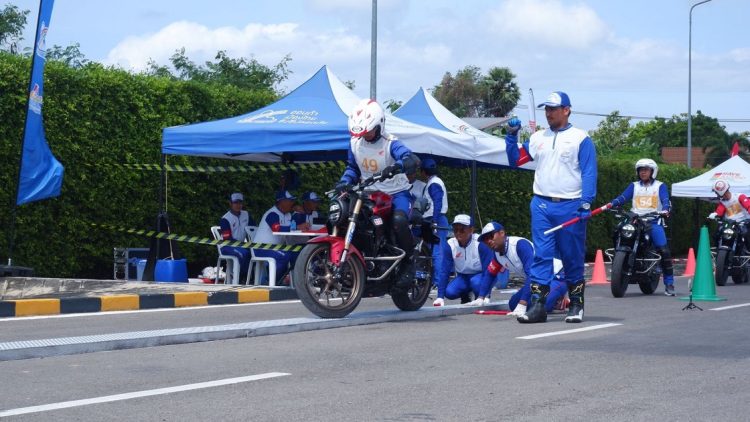 Instruktur Safety Riding PT Astra Honda Motor (AHM) raih gelar terbaik kedua pada kategori 150 cc pada 2-4 Februari 2023.(Dok. Ajeng AHM)