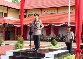 Kapolda Jambi Irjen Pol. Rusdi Hartono saaat memimpin upacara pembukaan pendidikan dan pembentukan bintara polri Gel. I TA. 2023 di lapangan merah SPN Polda Jambi, Selasa (07/02/2023). (Dok. Humas Polda Jambi)