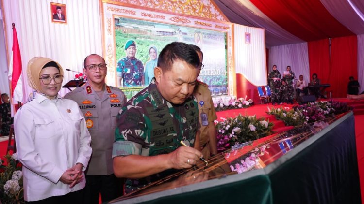 Kegiatan launching sekaligus peresmian Desa Agrowisata Tekno 44 Kodam II/Sriwijaya di Desa Glebek, Kabupaten Musi Banyuasin (Muba), Sumatera Selatan, Senin (13/2/2023). (Foto Dispenad)