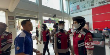Polwan Ditsamapta Polda Jambi melakukan patroli keliling Kota Jambi pada Selasa pagi (14/2/2023). (Foto Humas Polda Jambi)