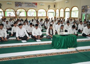 Istighosah Kubro dalam rangka Isra Miraj Nabi Muhammad SAW Tahun 1444 H / 2023 secara virtual dari Masjid At Taqwa Korem 042/Gapu, Minggu (19/2/2023). (Foto Penremgapu)