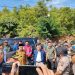 Mantan Wakil Presiden Republik Indonesia (RI), Jusuf Kalla, mengunjungi Posko evakuasi insiden helikopter yang ditumpangi Kapolda Jambi dan rombongan, di Tamiai, Kecamatan Batangmerangin. (Foto Pariwarajambi/Riky)