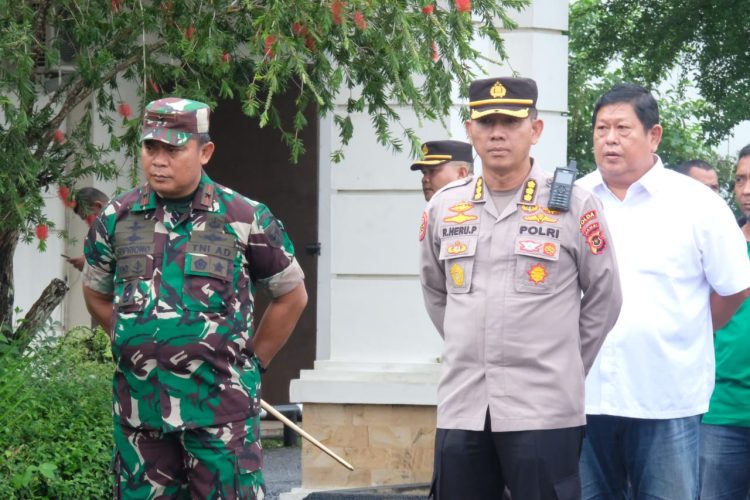 Danrem 042/Gapu, Brigjen TNI Supriono, hadiri Apel Konsolidasi dan penutupan Posko Crisis Center Polda Jambi, Kamis (23/2/2023). (Foto Penrem Gapu)