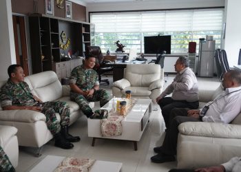 Kunjungan Danrem 042/Gapu beserta staf ke Kantor BPK RI Perwakilan Provinsi Jambi, Jumat (24/2/2023). (Foto Penrem Gapu)