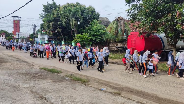 Kegiatan jalan santai Basarnas Jambi dalam rangka memperingati HUT ke-51 Basarnas, Minggu pagi (26/2/2023). (Foto: Basarnas Jambi)