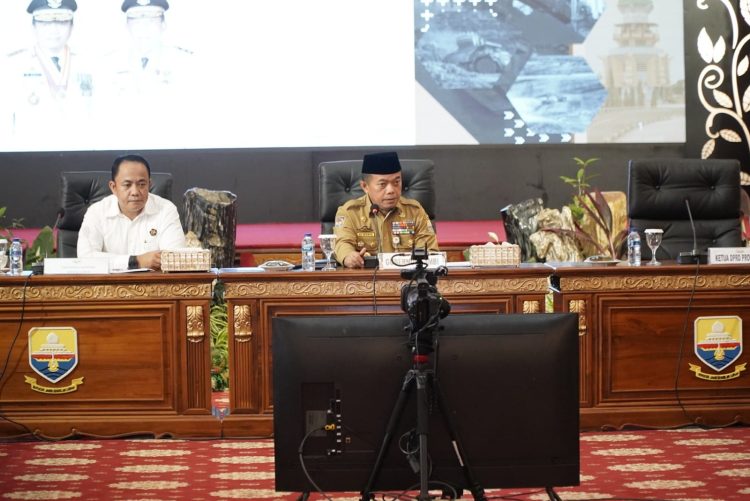 Gubernur Al Haris pada Rakor Pembahasan Pengelolaan Pengangkutan Batubara di Auditorium Rumdis, Senin (27/02/2023). (Dok. Diskominfo Provinsi Jambi/Harun)