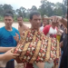 Warga mengevakuasi jenazah Azam, anak kelas 3 SD yang tenggelam di Sungai Batanghari Desa Telukketapang, Kecamatan Pemayung, Kabupaten Batanghari, Jambi. (Foto Arifin)