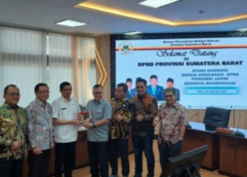 Anggota Badan Anggaran di DPRD Provinsi Jambi melakukan studi banding ke DPRD Provinsi Sumatra Barat, Rabu (22/2/2023).