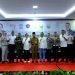 Wakil Gubernur Jambi, Abdullah Sani Foto bersama usai Musda DPD Organda Provinsi Jambi di Hotel O2 Weston Kota Jambi, Senin (6/3/2023). (Dok. Bitnews.id/Otoy)