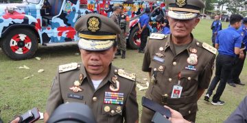 Al Haris saat diwawancara awak media pada Upacara Peringatan HUT ke 73 Satpol PP, HUT ke 104 Damkar dan HUT ke 61 Satlinmas, di Halaman Depan Kantor Gubernur Jambi, Senin (13/03/2023). [Foto: Diskominfo Provinsi Jambi/Agus]