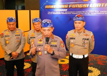 Kapolri, Jenderal Listyo Sigit Prabowo saat konferensi pers pada Rakernis jajaran Korlantas Polri di Bandung, Jawa Barat, Selasa, (14/03/2023). (Dok. Div. Humas Polri)