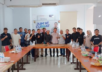 Kegiatan Jum'at Curhat bertempat di Kopi Tiam Sahabat, Jumat, (17/3/23). [Foto: Humas Polda Jambi]