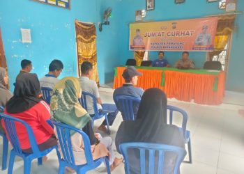 Kegiatan Jumat Curhat di Balai Desa Senaning, Kecamatan Pemayung Kabupaten Batanghari Jambi, Jumat (17/03/2023). (Foto: Arian Arifin)