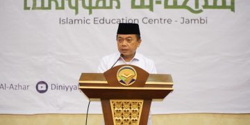 Al Haris saat menghadiri WISUDA TAHFIDZUL QUR’AN DINIYYAH AL-AZHAR Jambi, bertempat di Ratu Convention Center Jambi, Sabtu (08/04/2023). (Dok. Harun - Kominfo)