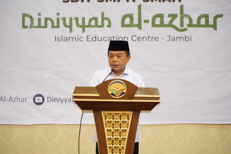 Al Haris saat menghadiri WISUDA TAHFIDZUL QUR’AN DINIYYAH AL-AZHAR Jambi, bertempat di Ratu Convention Center Jambi, Sabtu (08/04/2023). (Dok. Harun - Kominfo)