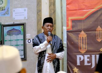 Abdullah Sani saat menghadiri Milad Pejuang Subuh Provinsi Jambi Ke 5 di Masjid Baiturrahim, Minggu (16/04/2023). (Foto: Diskominfo/Sopbirin)
