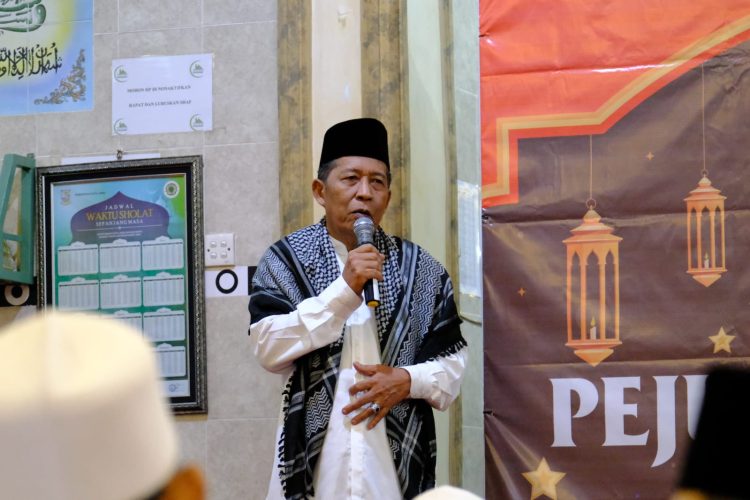 Abdullah Sani saat menghadiri Milad Pejuang Subuh Provinsi Jambi Ke 5 di Masjid Baiturrahim, Minggu (16/04/2023). (Foto: Diskominfo/Sopbirin)