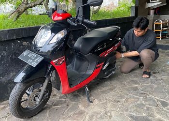 Ilustrasi perawatan sepeda motor yang bisa dilakukan dirumah. (Dok. Sinsen/Ajeng)