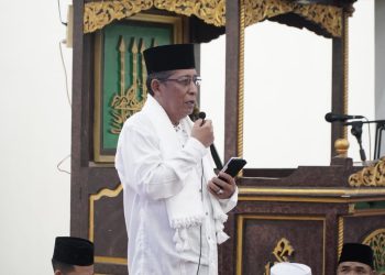 Wakil Gubernur Jambi, H. Abdullah Sani, saat menyampaikan kata sambutan pada Safari Ramadhan di Kabupaten Tebo di Masjid Agung Nurul Huda di Kabupaten Tebo, Sabtu (01/04/2023). (Foto : Diskominfo/Harun)