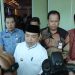 Gubernur Al Haris saat diwawancarai usai Penutupan Sosialisasi UKK Kepsek SMK di Shang Ratu Hotel Jambi, Minggu (02/04/2023). (Foto: Agus Suprianto - kominfo)