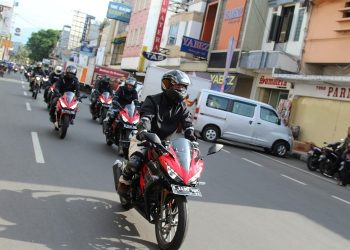 Ngabuburit aman saat naik motor, pastikan sepeda motor dalam performa sehat. (Dok. Sinsen)
