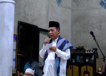 Abdullah Sani saat melakukan kunjungan Safari Ramadhan ke Masjid Nurussaadah Desa Tanjung Pasir, Kecamatan Kuala Betara, Kabupaten Tanjung Jabung Barat, Minggu (9/4/2023). (Foto : Sopbirin - Kominfo)