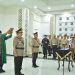 Sertijab Dir Intelkam dan Kepala SPN Polda Jambi di lobi utama Gedung Polda Jambi, Jum'at (14/04/2023). (Dok. Humas Polda Jambi)