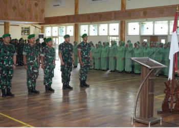 Danrem 042/Gapu, Brigjen TNI Supriono pimpin Laporan Korps Perwira dan Pelantikan Kenaikan Pangkat Bintara dan Tamtama di Balai Prajurit Makorem, Jl. Jend Urip Sumoharjo Kelurahan Sungai Putri Kecamatan Danau Sipin Kota Jambi, Sabtu (01/04/2023). (Dok. Penrem 042/Gapu-Hatta)