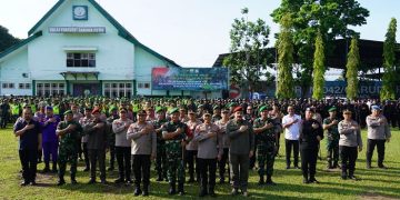 Apel gabungan Sinergitas TNI-Polri di Lapangan upacara Makorem 042/Gapu Jambi, Selasa (02/05/2023). (Dok. Penrem 042/Gapu)