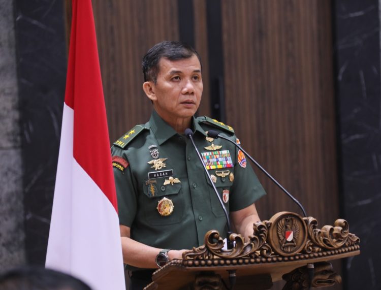 Aster Kasad, Mayjen TNI Mochammad Hasan saat, memberikan sambutan pada Rakornis TMMD ke-116 TA. 2023, di Gedung A.H. Nasution Mabesad, Jakarta, Rabu (3/5/2023). (Dok. Dispenad)