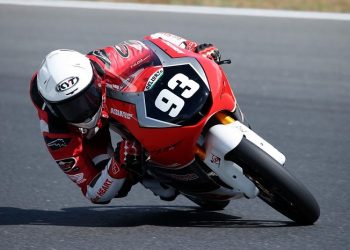Pebalap AHRT, Fadillah Arbi Aditama pada kejuaraan dunia junior Moto3 yang digelar di Circuito do Estoril, Portugal, Minggu (7/5/2023). (Dok. Sinsen Jambi)