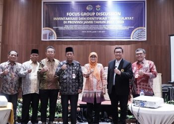 Wagub Abdullah Sani usai membuka FGD Inventarisasi dan Identifikasi Tanah Ulayat di Provinsi Jambi Tahun 2022-2023 di Aston Hotel Jambi, Kamis (11/05/2023).  (Dok. Diskominfo/Sopbirin)