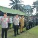 Kapolda Jambi, Irjen Pol Rusdi Hartono (paling kanan di barisan depan) saat mengikuti apel gabungan TNI-Polri dalam rangka persiapan pengamanan VVIP Presiden Republik Indonesia, di Lapangan Mayonif Raider 142/KJ pada Senin (15/5/2023) pagi. (Humas Polda Jambi)