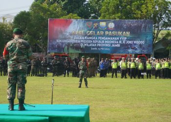 Apel Gelar Pasukan Pengamanan VVIP di Markas Batalyon Infanteri Raider 142/KJ, Jambi, Senin (15/05/2023). (Penrem 042/Gapu)
