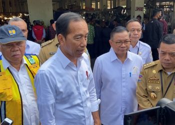 Jokowi saat melakukan kunjungan ke Pasar Rakyat Talang Banjar Kecamatan Jambi Timur, Kota Jambi. (Foto: Khairul Fahmi, Biro Pers Kepresidenan)