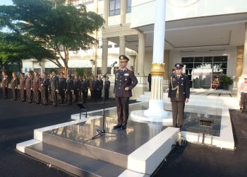 Upacara peringatan Hari Kebangkitan Nasional 2023 di lapangan hitam Mapolda Jambi
Senin, (22/05/2023). (Dok. Humas Polda Jambi)